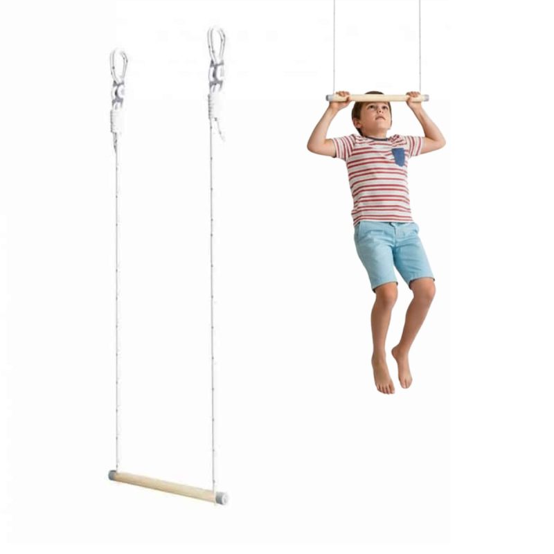 Dřevěná gymnastická hrazda k dětskému hřišti