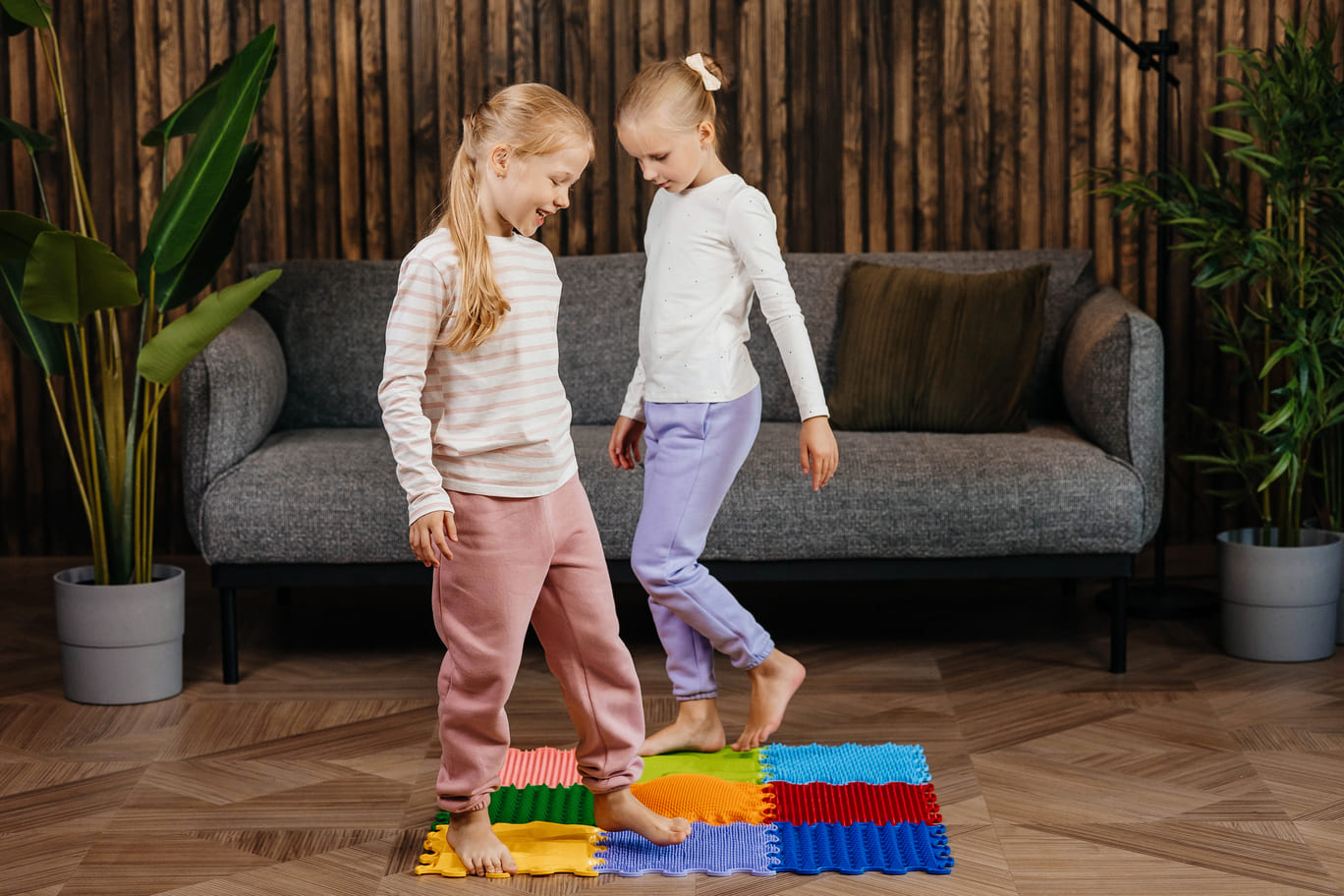 Senzorická podložka Stimulative Rainbow 9 ks 30x30 cm - Obrázek 4