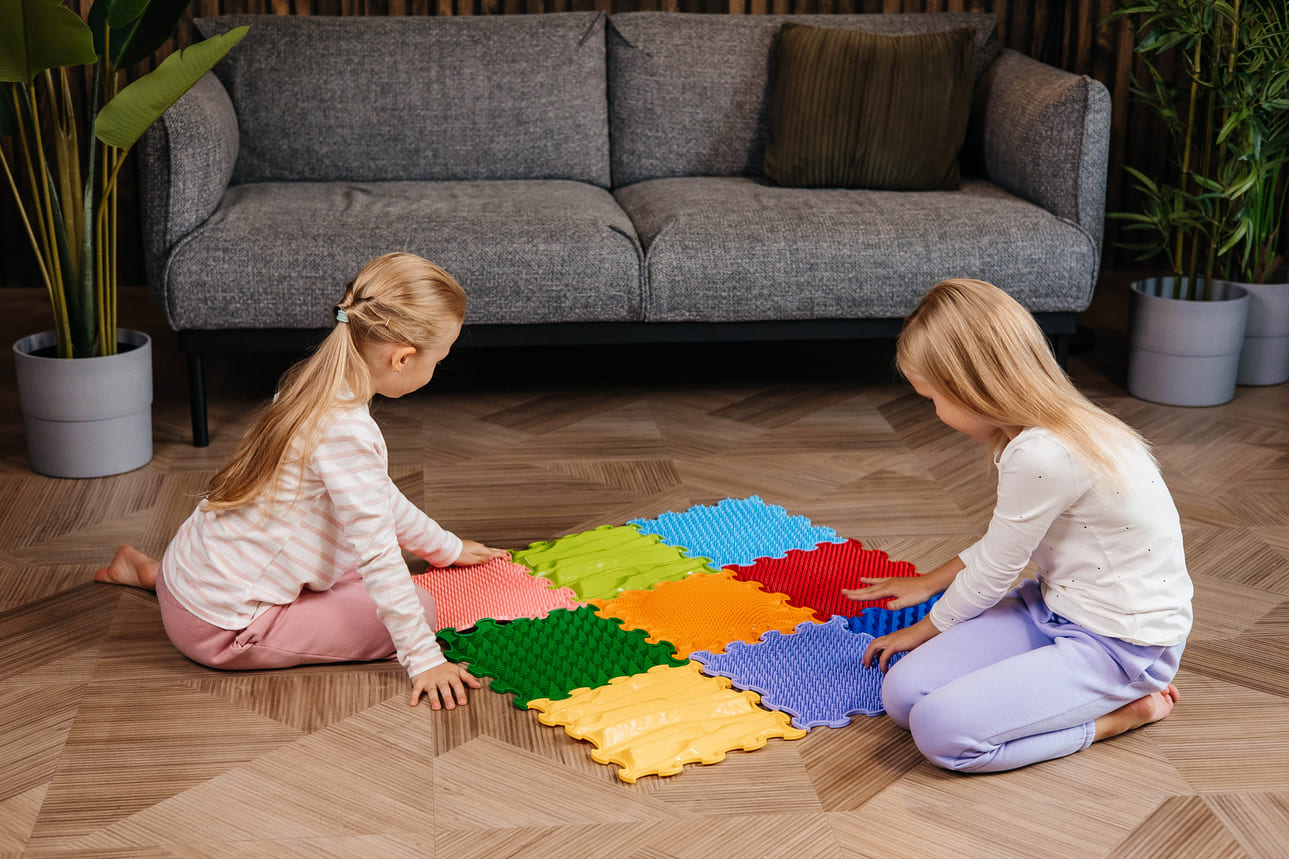Senzorická podložka Stimulative Rainbow 9 ks 30x30 cm - Obrázek 2
